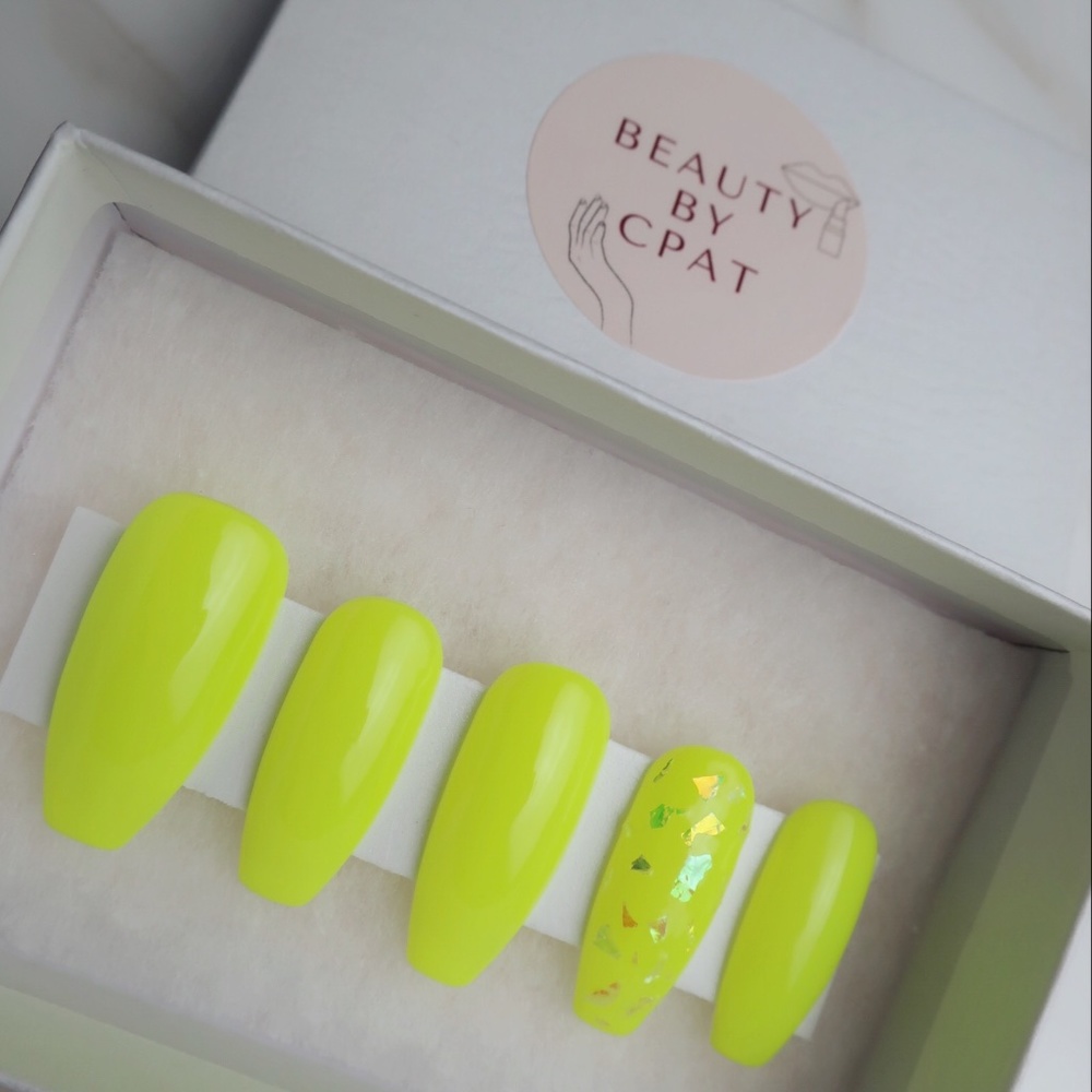 NEON LUXURY PRESS ON NAILS